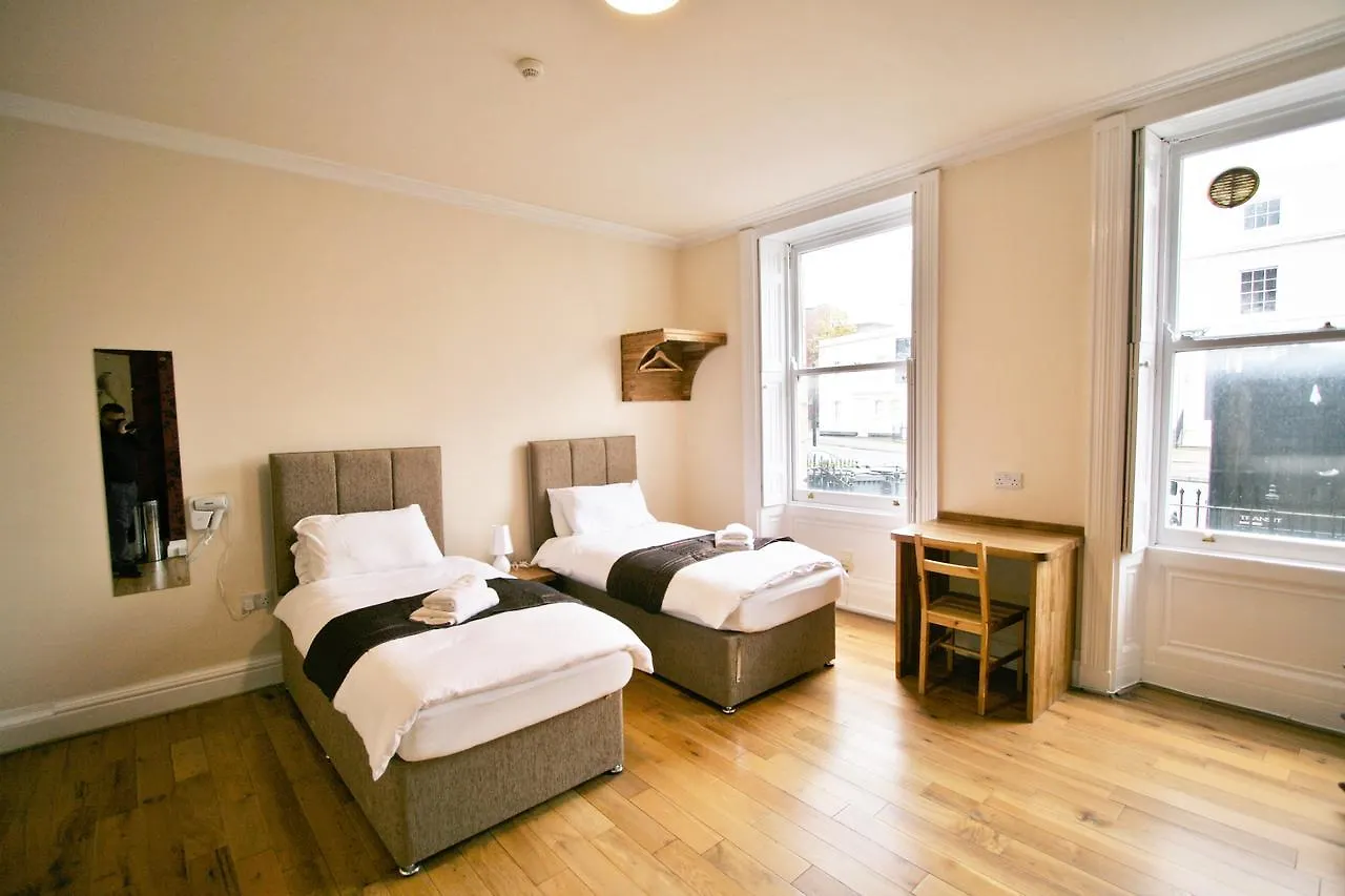 Central Studios Gloucester Place By Roomsbooked 첼튼엄 0*,